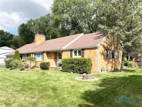 4664 Springbrook Dr, Toledo, OH 43615 photo 2