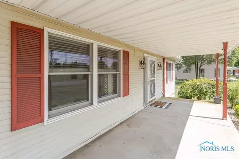 414 E Dixon St, Forest, OH 45843 photo 4