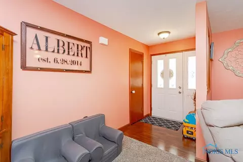 414 E Dixon St, Forest, OH 45843 photo 6