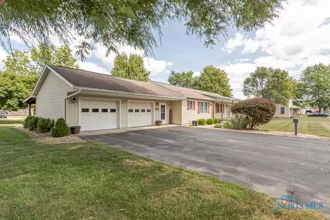 414 E Dixon St, Forest, OH 45843 photo 2