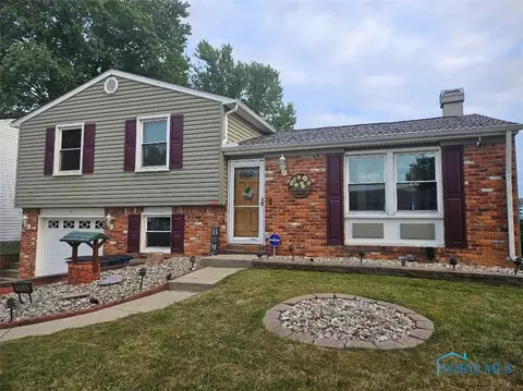 1958 Grimes Golden Dr, Toledo, OH 43611