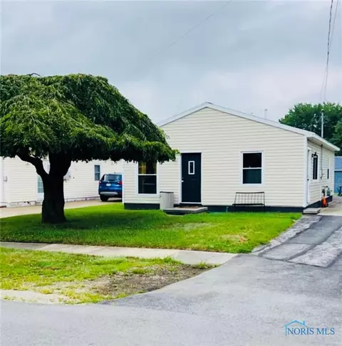 135 W Mason St, Clyde, OH 43410