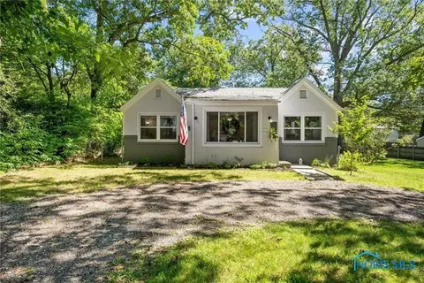136 Curwood Rd, Holland, OH 43528