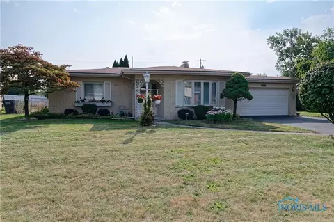 4350 Clarewood Dr, Toledo, OH 43623