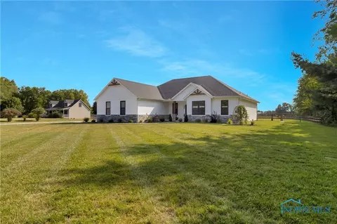 4599 Keener Rd, Monclova, OH 43542