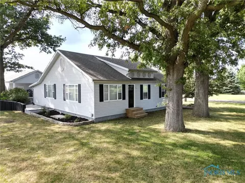 220 S Cousino Rd, Curtice, OH 43412