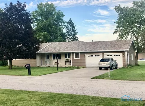 506 Sherwood Ln, Delta, OH 43515