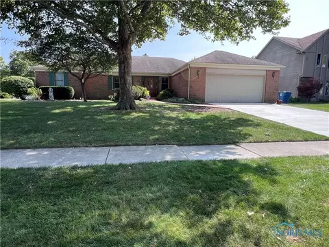 8029 Bittersweet Rd, Sylvania, OH 43560