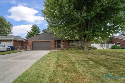 2730 Eastvale Ave, Oregon, OH 43616