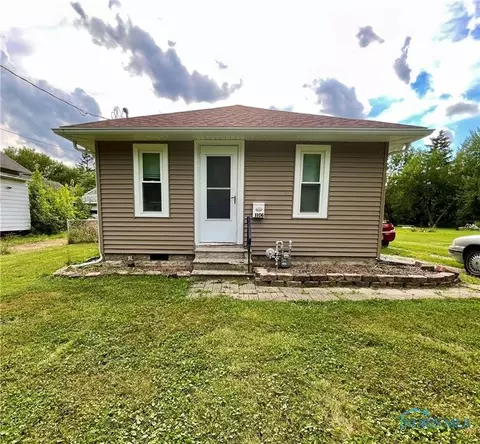 1106 Patchen Rd, Oregon, OH 43616
