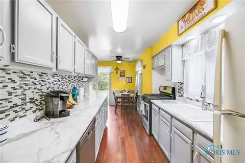 315 E Union St, Walbridge, OH 43465 photo 7
