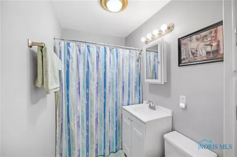 315 E Union St, Walbridge, OH 43465 photo 12