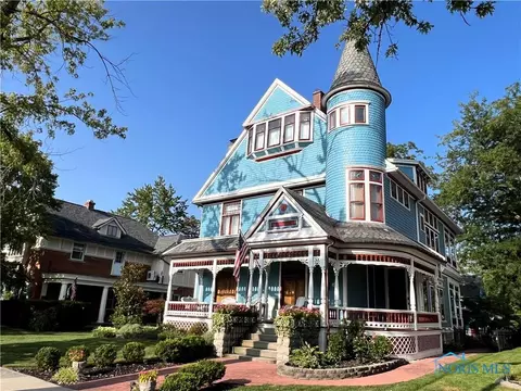 1006 S Main St, Findlay, OH 45840