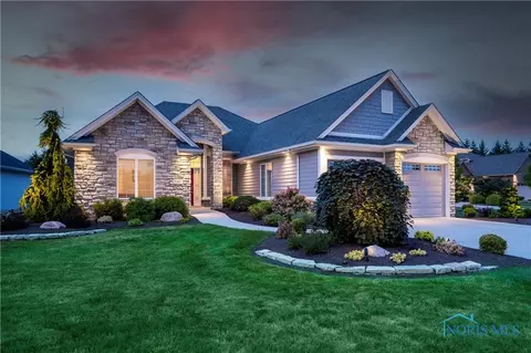 4157 Deer Run Ct, Maumee, OH 43537