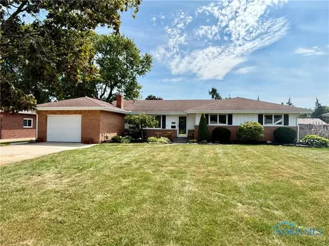 3450 Fleitz Dr, Oregon, OH 43616
