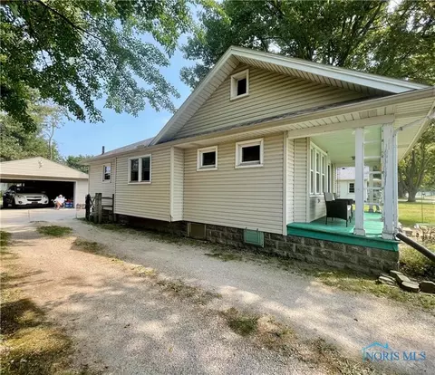 2317 Pickle Rd, Oregon, OH 43616 photo 3