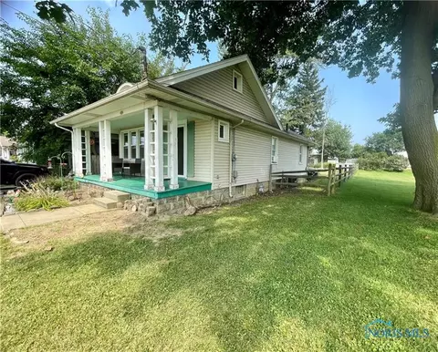 2317 Pickle Rd, Oregon, OH 43616 photo 2