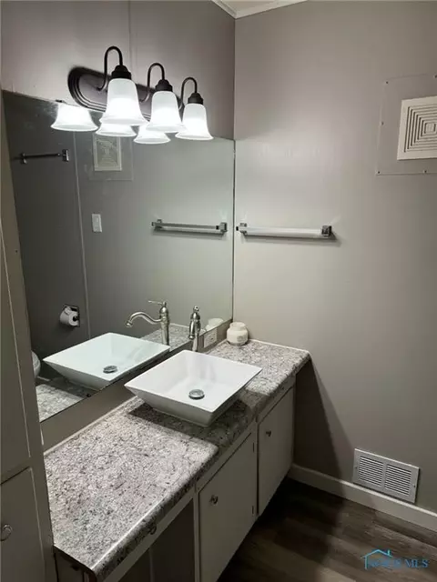 404 E Perry St, Bryan, OH 43506 photo 10