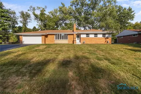 2026 Sandringham Dr, Toledo, OH 43615