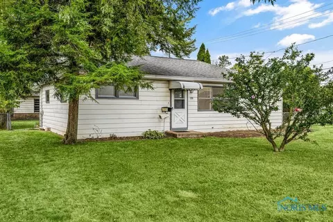 1108 Westgate Rd, Toledo, OH 43615