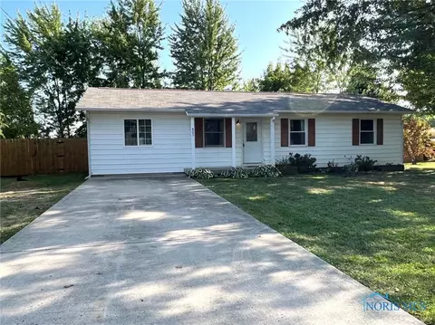 403 E Daisy St, Forest, OH 45843 photo 2