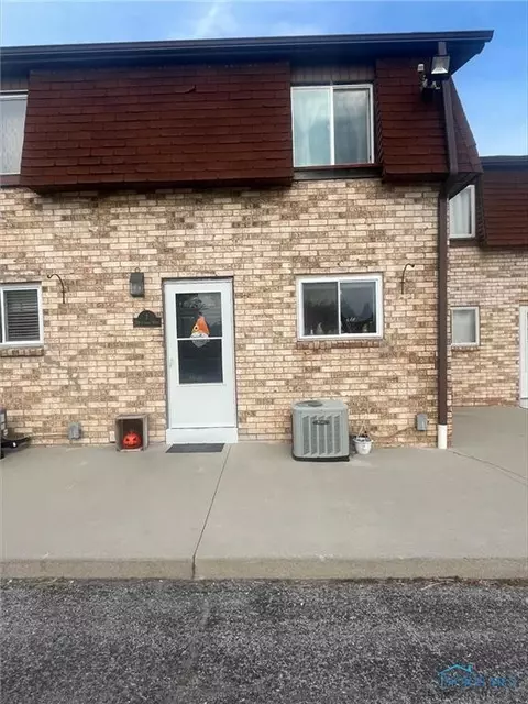 728 Fairway Dr #7, Wauseon, OH 43567