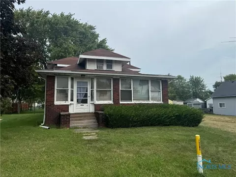 2015 Maginnis Rd, Oregon, OH 43616