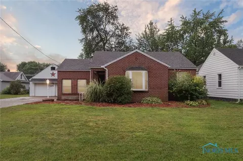 108 Elm St, Walbridge, OH 43465