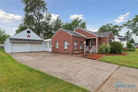 108 Elm St, Walbridge, OH 43465 photo 2
