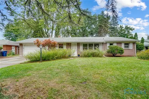 1054 Clark St, Bowling Green, OH 43402