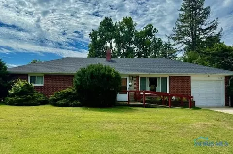 522 Meadowview Dr, Bowling Green, OH 43402