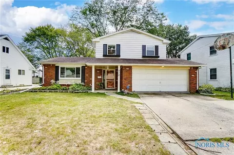 512 Orchard View Dr, Maumee, OH 43537