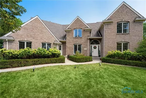 563 Winding River Ct, Perrysburg, OH 43551