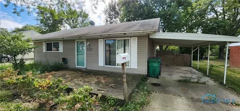 1745 Brookwood Dr, Lima, OH 45801
