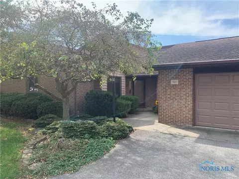 1821 Stonehill Dr, Findlay, OH 45840