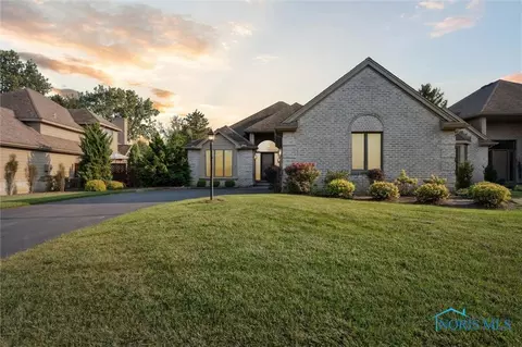 7401 Country Commons Ln #7401, Sylvania, OH 43560