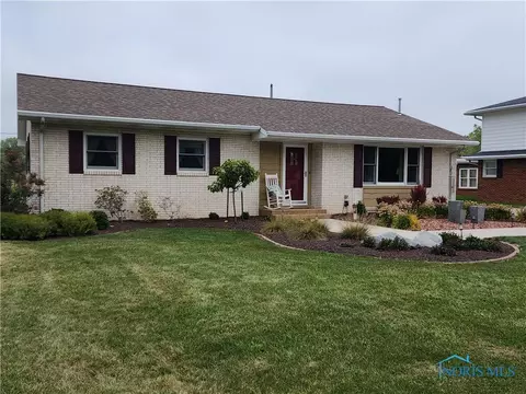 1148 Lagrange St, Napoleon, OH 43545
