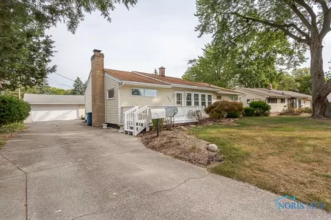 5970 Whiteacre Rd, Toledo, OH 43615