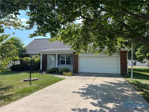1598 Palmer Dr, Defiance, OH 43512