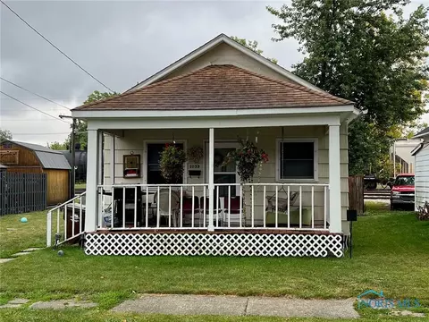 1033 Harrison Ave, Defiance, OH 43512
