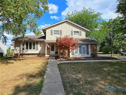 26652 Sheringham Rd, Perrysburg, OH 43551