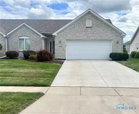 4211 Waterbend Dr, Maumee, OH 43537