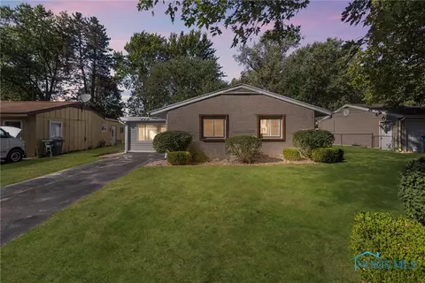 3008 Brock Dr, Toledo, OH 43613