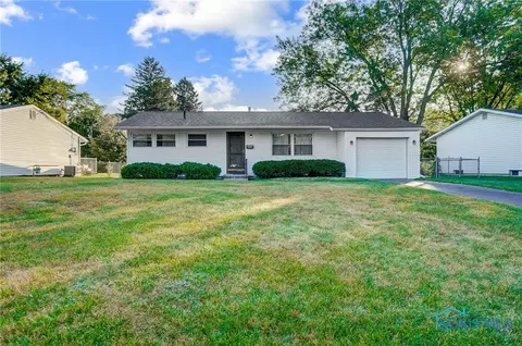 4702 Elmhurst Rd, Toledo, OH 43613