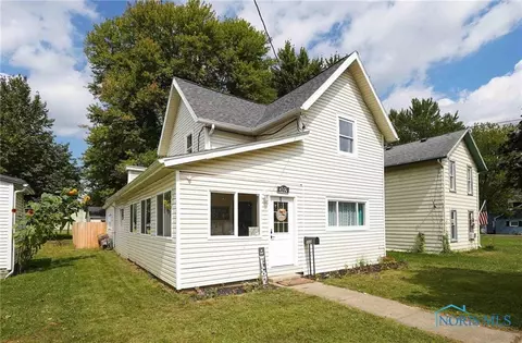 302 E Walnut St, North Baltimore, OH 45872