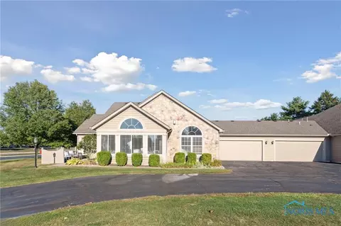 9883 Connor Lake Cir #11D, Perrysburg, OH 43551