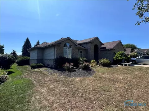 3546 Williamsburg Dr, Oregon, OH 43616