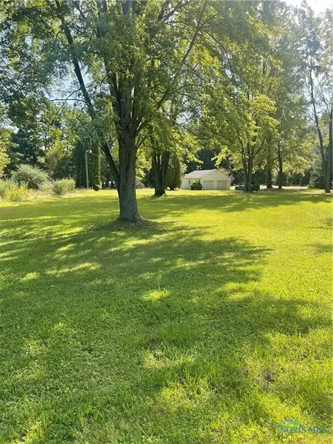 6035 S Fulton Lucas Rd, Swanton, OH 43558