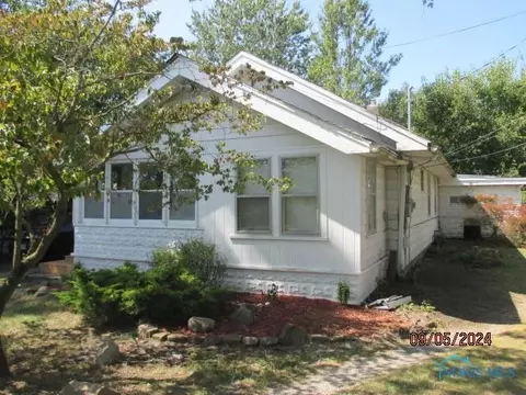 4029 Franklin Dr, Sylvania, OH 43560