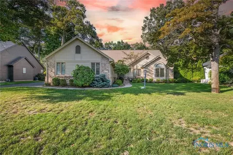 8744 Orchard Lake Rd, Holland, OH 43528